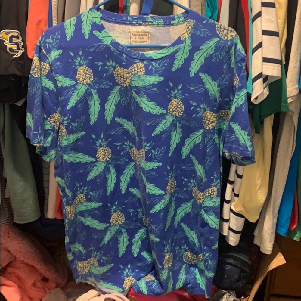 Abercrombie and Fitch tee Size XL
